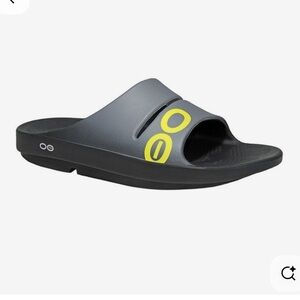 OOFOS Men's Gray and Yellow Slide Sandals